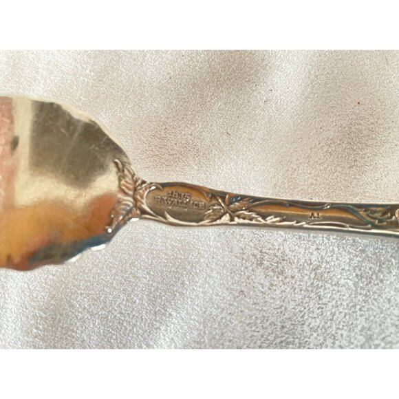 🌸 Antique Wallace Silverplate Cold Meat Serving Fork – 1902 Floral Pattern, 8" - Picture 8 of 9